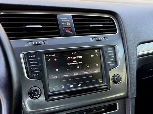 Used 2017 Volkswagen Golf Alltrack S image 31