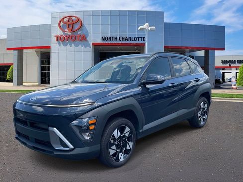 Used 2024 Hyundai Kona SEL AWD/4WD image 4