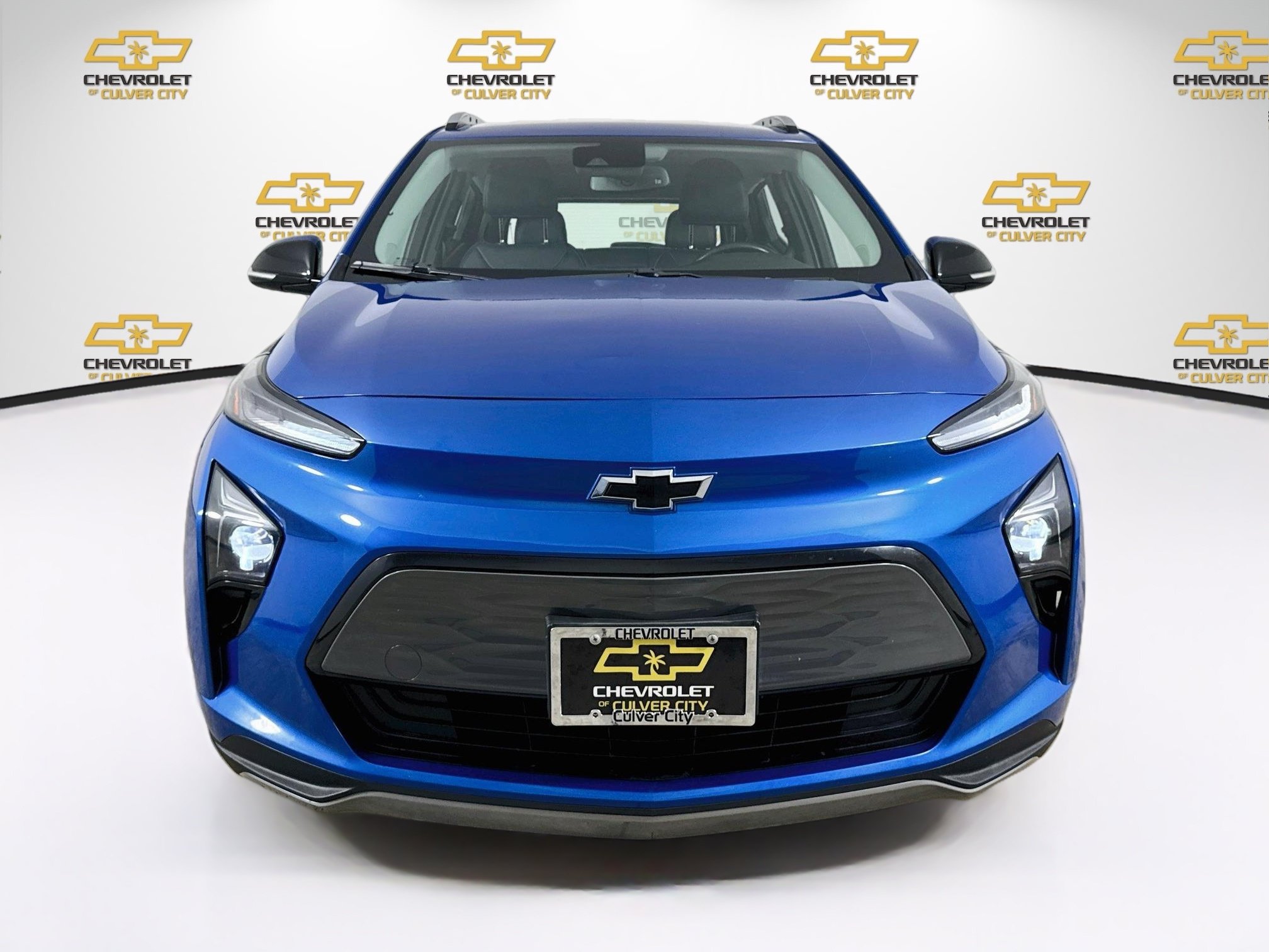Used 2022 Chevrolet Bolt EUV LT w/ Convenience Package FWD image 2