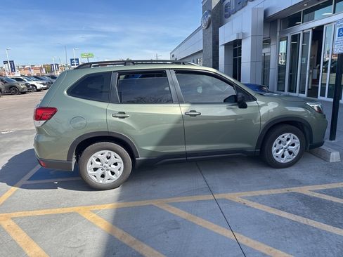 Used 2021 Subaru Forester w/ Popular Package #1 image 3