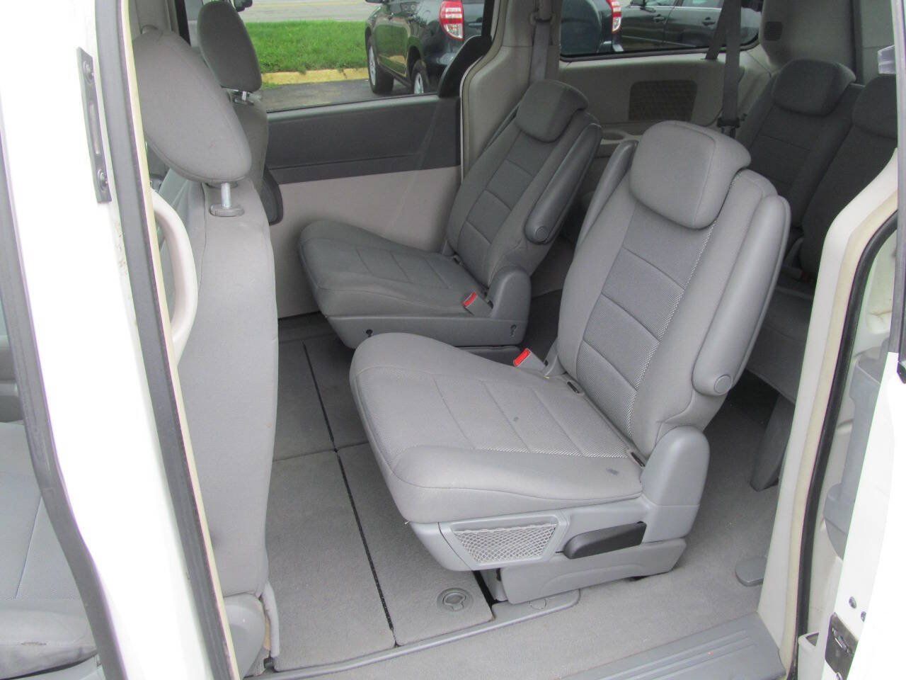 Used 2008 Dodge Grand Caravan SXT FWD image 13