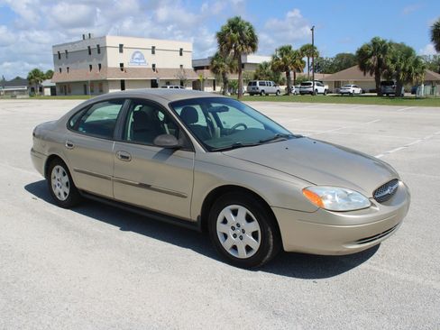 Used 2001 Ford Taurus LX FWD image 19