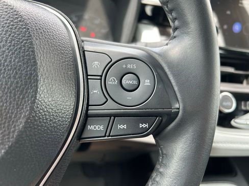 Used 2025 Toyota Corolla SE image 18