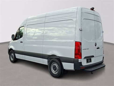 Used 2025 Mercedes-Benz Sprinter 2500 image 7