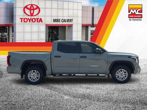 Used 2025 Toyota Tundra SR5 w/ SR5 Convenience Package AWD/4WD image 6