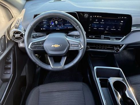 Certified 2025 Chevrolet Equinox LT image 14