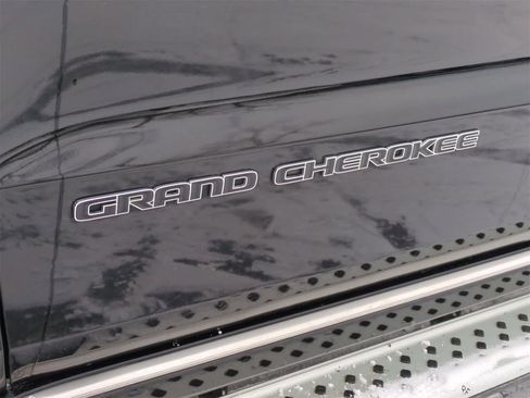 Used 2020 Jeep Grand Cherokee Summit image 13