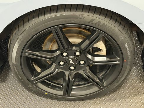 Used 2019 Ford Mustang Coupe w/ Black Accent Package RWD image 19