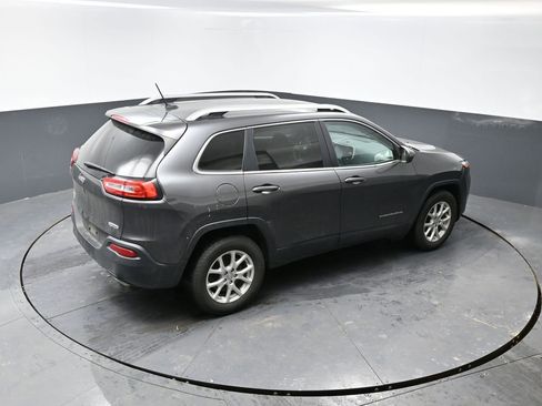 Used 2015 Jeep Cherokee Latitude w/ Cold Weather Group image 13