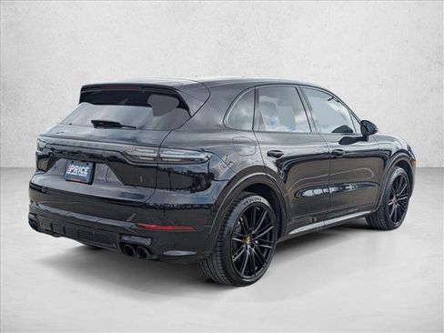 Used 2021 Porsche Cayenne Turbo image 6