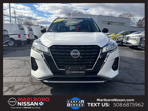 Used 2023 Nissan Kicks SR image 2