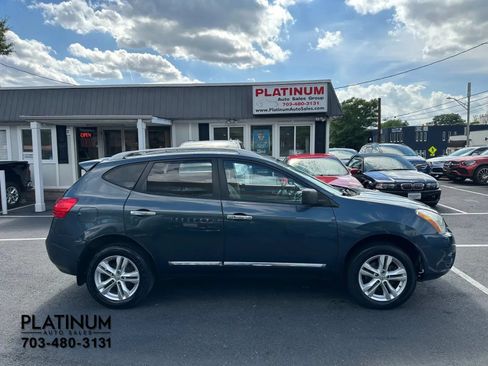 Used 2013 Nissan Rogue SV AWD/4WD image 2