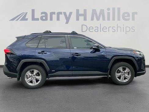 Used 2024 Toyota RAV4 XLE w/ Convenience Package AWD/4WD image 5