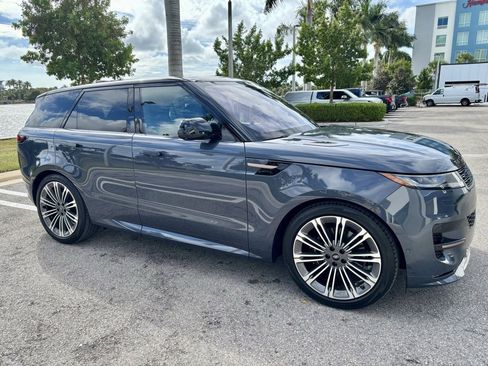 Used 2023 Land Rover Range Rover Sport SE Dynamic image 4