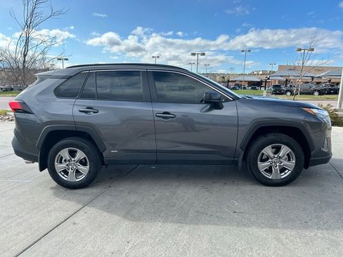 Used 2025 Toyota RAV4 LE AWD/4WD image 9