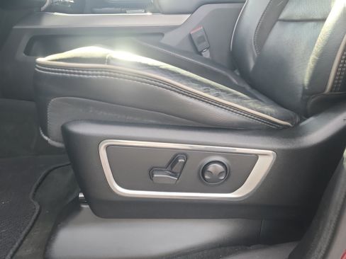 Used 2023 RAM 1500 Laramie AWD/4WD image 15