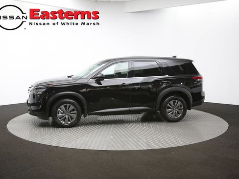 Used 2025 Nissan Pathfinder S image 83