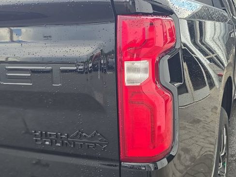 Certified 2023 Chevrolet Silverado 1500 High Country w/ High Country Premium Package AWD/4WD image 8
