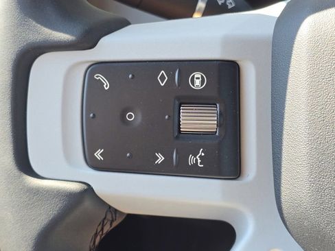 New 2025 Land Rover Defender 110 X-Dynamic SE AWD/4WD image 16