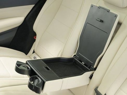 Used 2021 Mercedes-Benz GLE 350 w/ 3rd Row Seat Package image 37