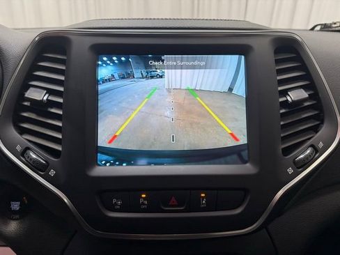 Used 2023 Jeep Cherokee Altitude Lux w/ Lux Elite Package image 21