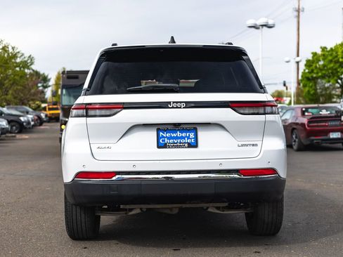Used 2024 Jeep Grand Cherokee Limited AWD/4WD image 11