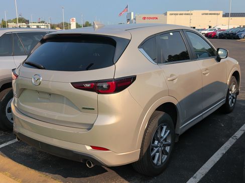 Used 2025 MAZDA CX-5 AWD 2.5 S w/ Preferred Package image 4