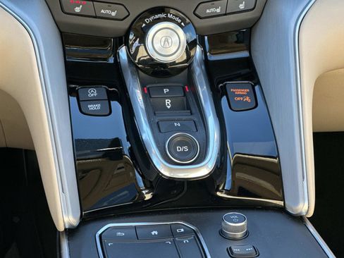 Certified 2025 Acura TLX w/ Technology Package image 24