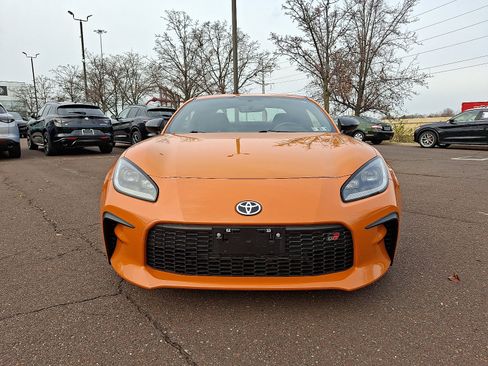 Used 2023 Toyota GR86 10th Anniversary SE image 2