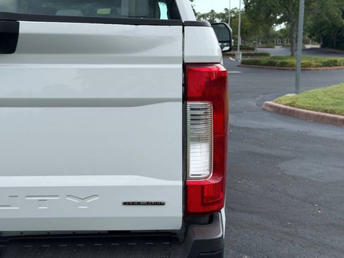 Used 2017 Ford F250 XL w/ Power Equipment Group AWD/4WD image 18