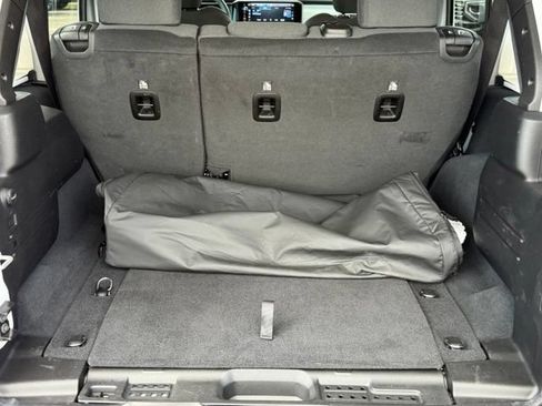 Used 2026 Jeep Wrangler Unlimited Sahara AWD/4WD image 16