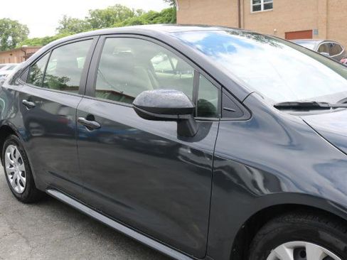 Used 2025 Toyota Corolla LE FWD image 3