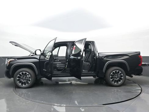 New 2026 Toyota Tundra Limited AWD/4WD image 32