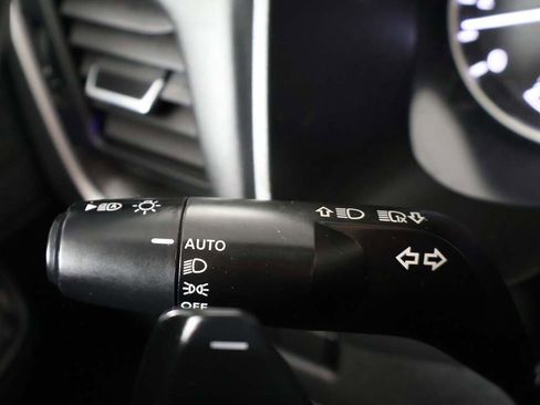 Used 2023 Nissan Rogue SV image 34