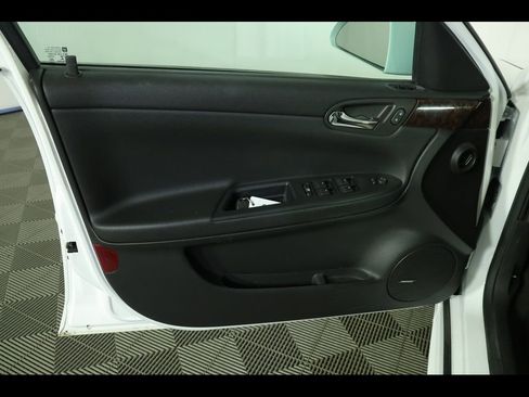 Used 2016 Chevrolet Impala LTZ image 14