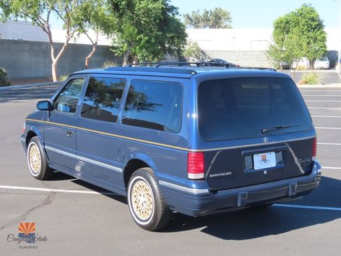 Used 1995 Chrysler Town & Country image 22