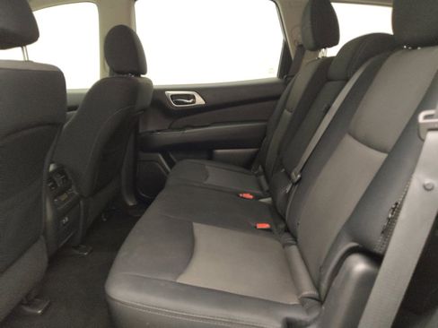 Used 2019 Nissan Pathfinder SV FWD image 18