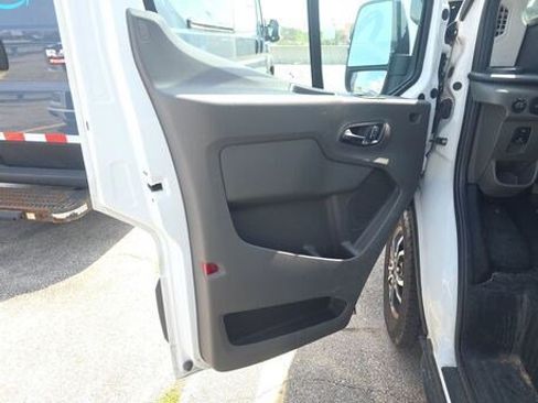 Used 2022 Ford Transit 350 XLT RWD image 7