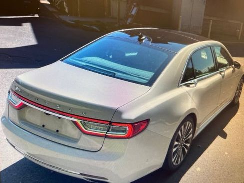 Used 2019 Lincoln Continental Reserve FWD image 8