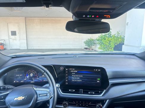 Used 2025 Chevrolet Equinox LT image 33