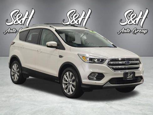 Used 2017 Ford Escape Titanium w/ Equipment Group 301A AWD/4WD image 2
