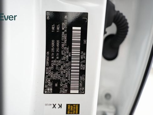 Used 2023 Lexus RZ 450e Premium image 26