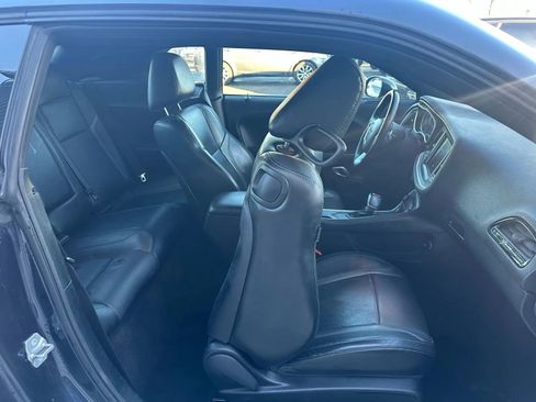Used 2016 Dodge Challenger SXT Plus image 10