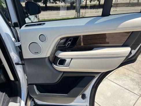 Used 2019 Land Rover Range Rover Supercharged AWD/4WD image 9