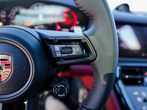 New 2026 Porsche Panamera 4S image 16