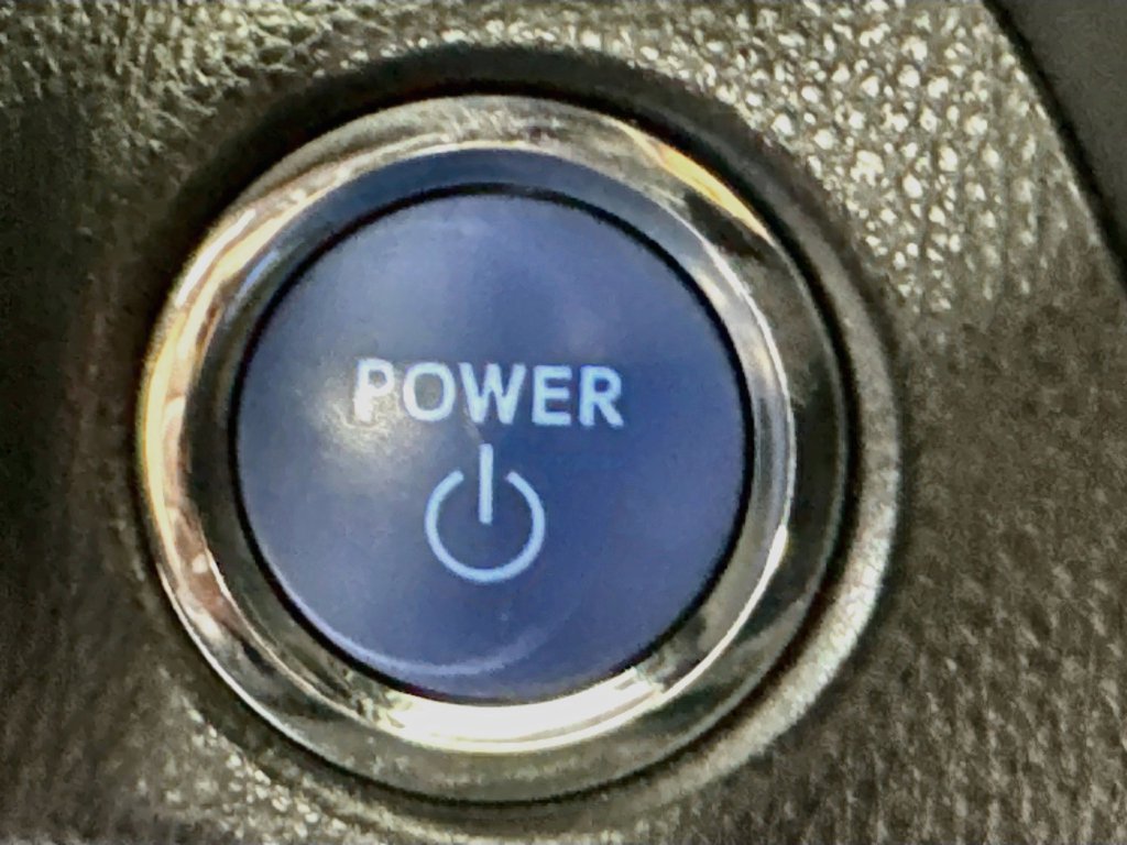 Used 2020 Toyota RAV4 Limited AWD/4WD image 21