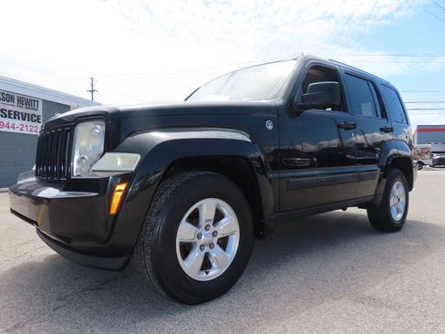 Used 2012 Jeep Liberty Sport AWD/4WD image 4