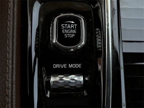 Used 2021 Volvo S60 T8 Inscription image 26