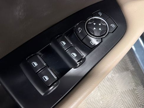 Used 2022 Lincoln Nautilus Reserve w/ Equipment Group 201A image 17