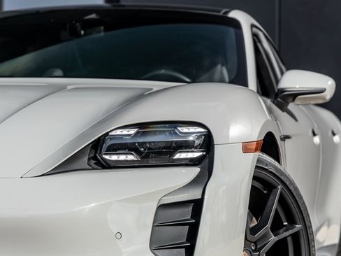 Certified 2023 Porsche Taycan GTS image 17